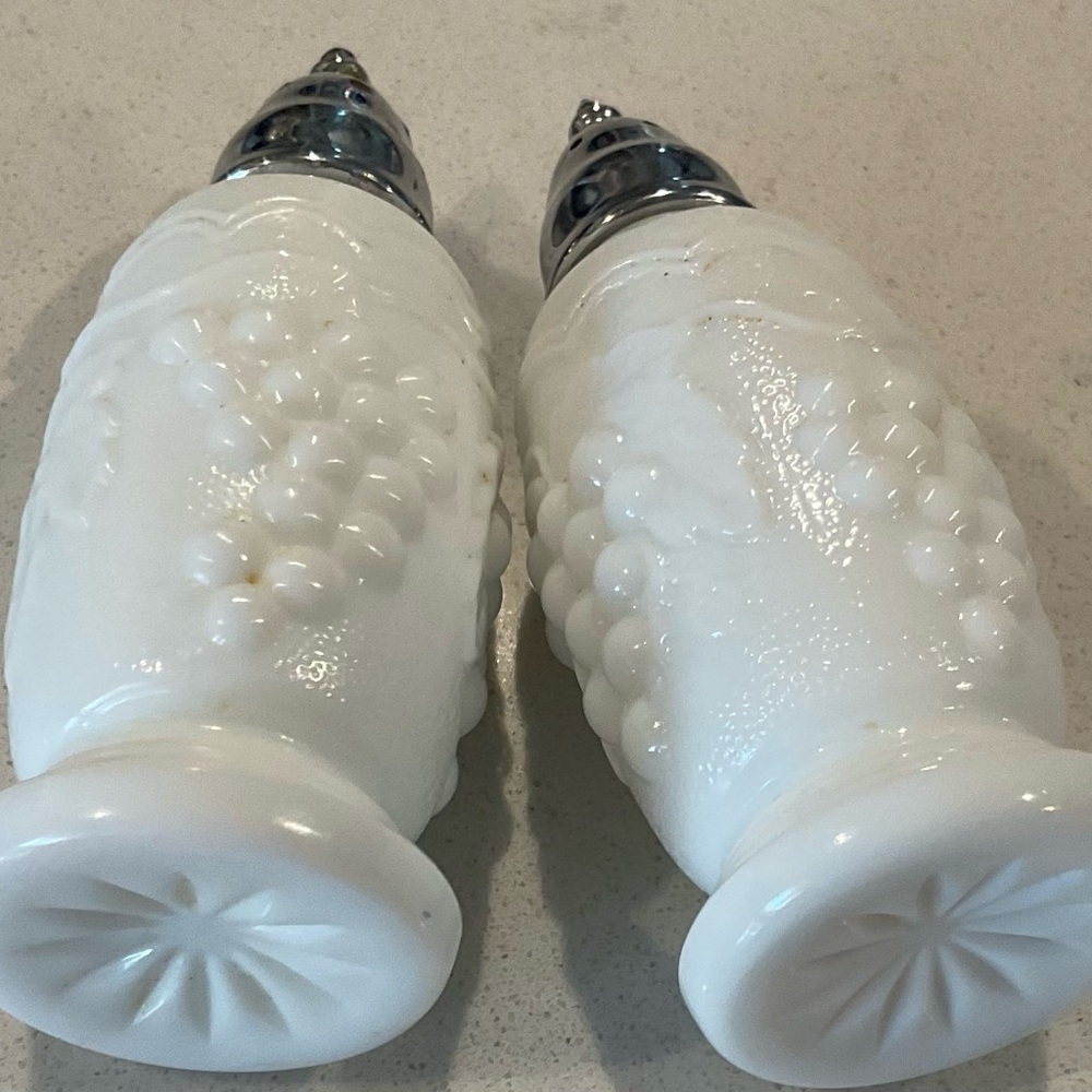 Imperial White Milk Glass Salt & Pepper Shaker. Great Addition to a collection.